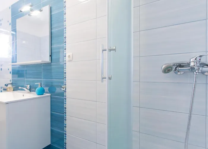 Standard Two Bedroom With Balcony And Pool *