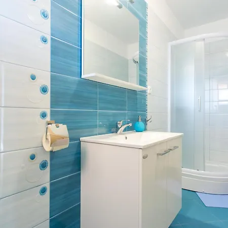 Standard Two Bedroom With Balcony And Pool Appartamento