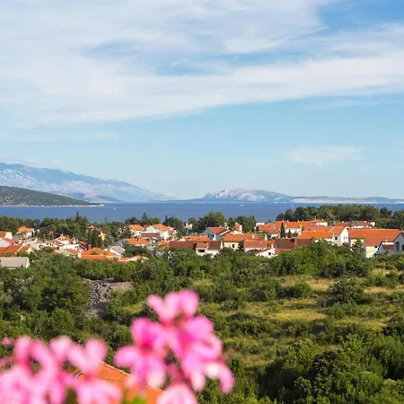 Standard Two Bedroom With Balcony And Pool *