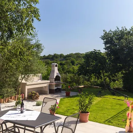 Standard Two Bedroom With Balcony And Pool Appartamento